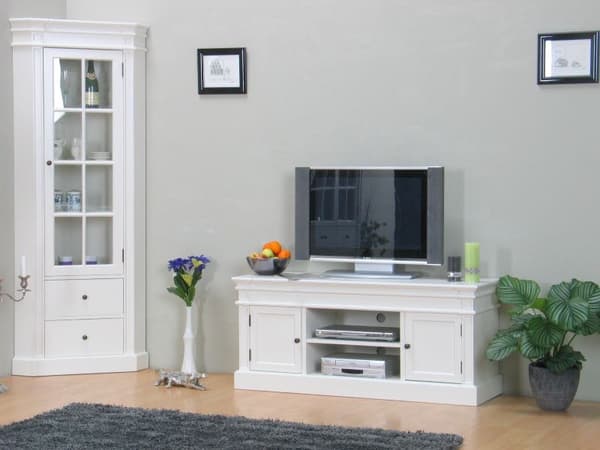 Amaretta tv-bord, bredde 137 cm, højde 60 cm, antik hvid, antik patineret.