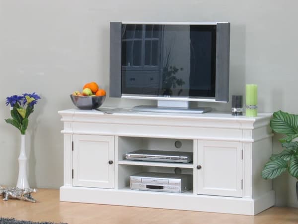 Amaretta tv-bord, bredde 137 cm, højde 60 cm, antik hvid, antik patineret.