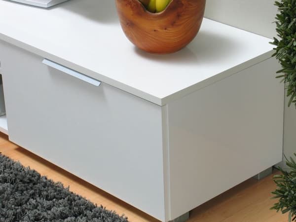 Bergamo TV möbel med 2 lådor och 2 hyllor bredd 172 cm, höjd 33 cm vit hög glans.