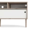 Miniatyrbillede 6 af 10: Penny TV møbel 2 skydelåger og 3 rum, Hickory dekor og mat hvid.