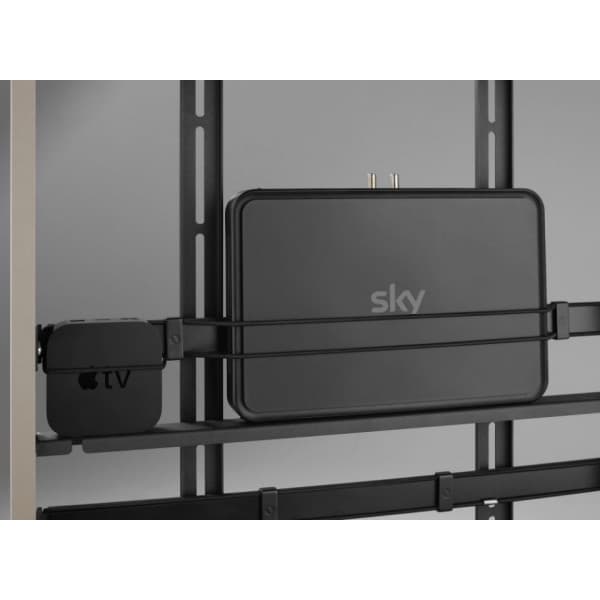 One For All WM7481 Falcon lattiajalusta 32-70'' televisioille, pähkinäpuu