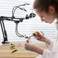 Miniatyrbillede 5 af 11: Bom - universel tredje arm med 4 krokodilleklemmer monteret på bordpladen