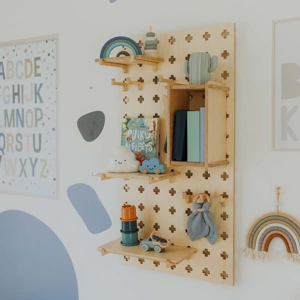 Pegboard-hylly, lastenhuoneen hyllyt Pegboard-järjestäjä Kelluvat hyllyt tai Pegboard-näyttötelineet Pegboard-seinä Montessori-hyllyt