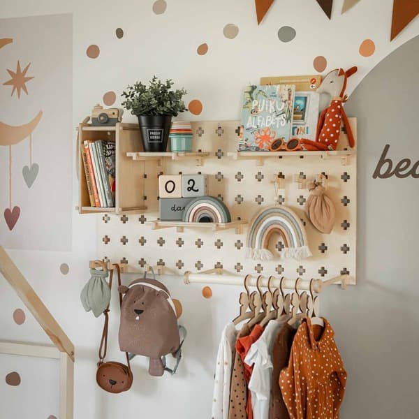 Kelluvat hyllyt Pegboard Lasten vaatekaappi Seinähyllyt Pöytäjärjestäjä, Ripustettava hylly, Peg board Puinen kelluva hylly Kelluva puinen hylly
