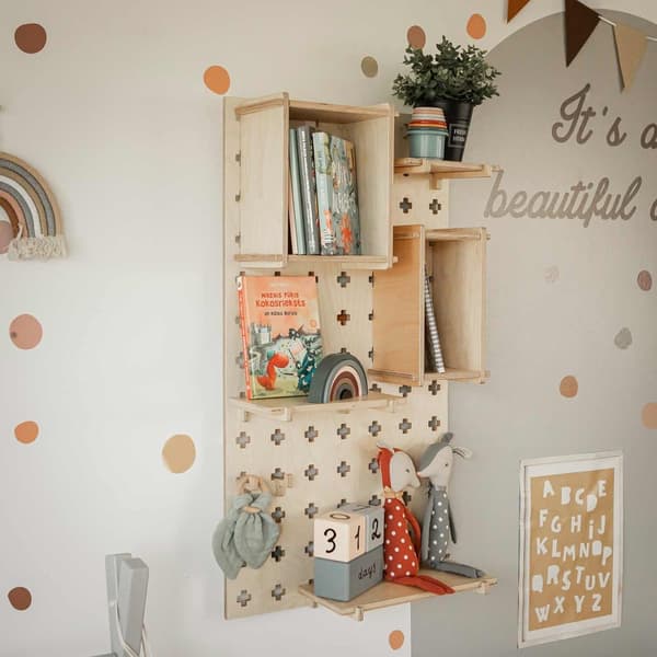 Pegboard Montessori avoin hylly