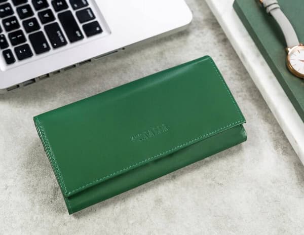 Elegantní, prodloužená dámská peněženka s klopou na patentku - Cavaldi