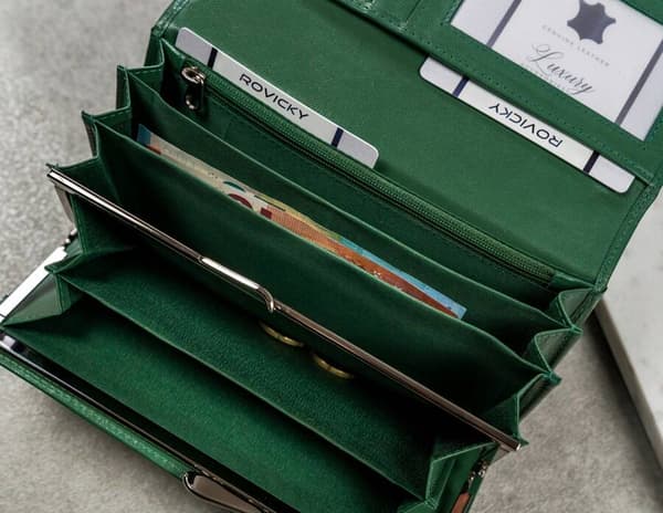 Elegantní, prodloužená dámská peněženka s klopou na patentku - Cavaldi