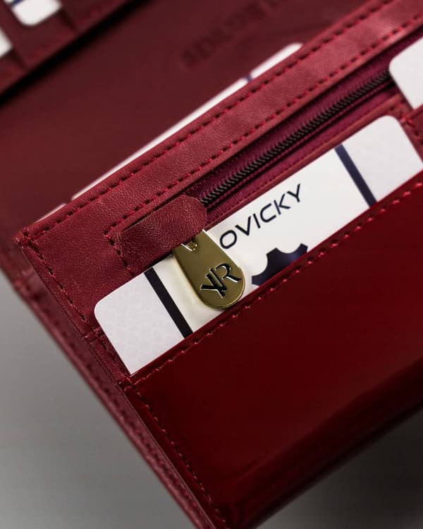 Velká, prostorná dámská peněženka z lakované kůže na patentku - Rovicky