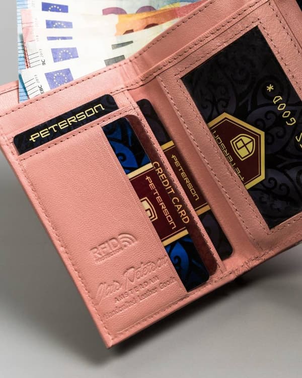 Malá, kožená dámská peněženka s RFID systémem - Peterson