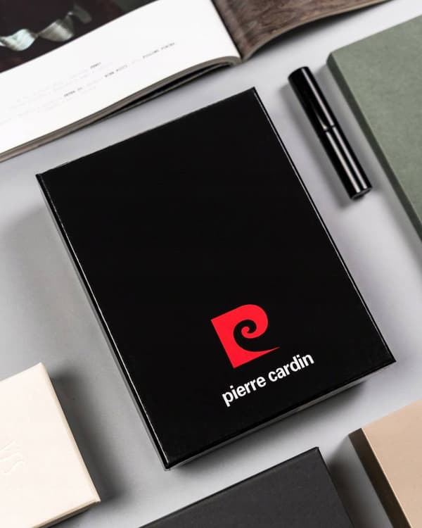 Elegant damepung lavet af naturligt læder - Pierre Cardin