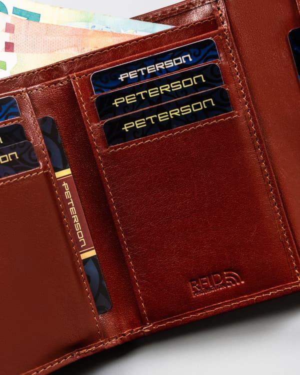 Klasická, kožená dámská peněženka na patentku - Peterson