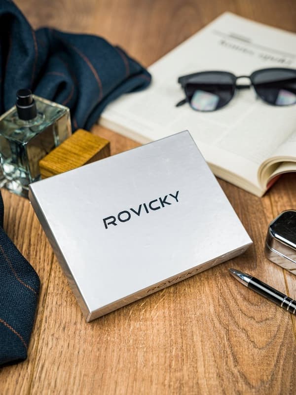 Vertikální, dvoubarevná pánská peněženka z přírodní kůže - Rovicky