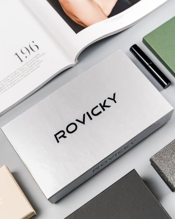 Lodret damepung i bøffellæder, tryklås, RFID - Rovicky