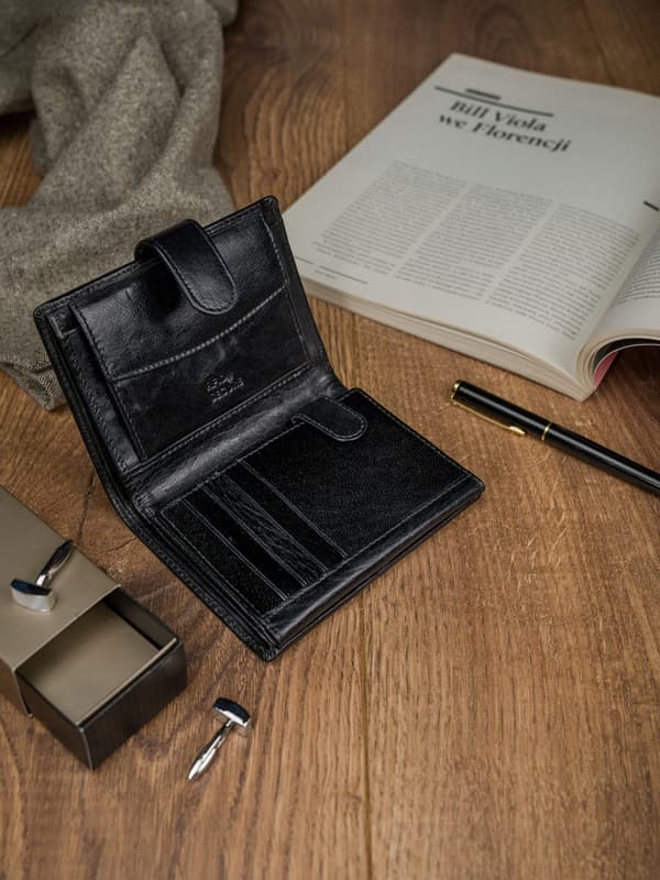 Kožená peněženka na karty s elegantním prošíváním - Rovicky