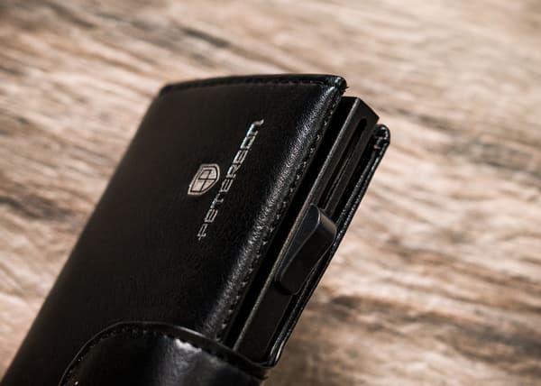 Elegant pung med kortføder og RFID-beskyttelse - Peterson