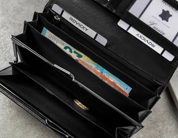 Kožená dámská peněženka se zapínáním na systém RFID - Cavaldi