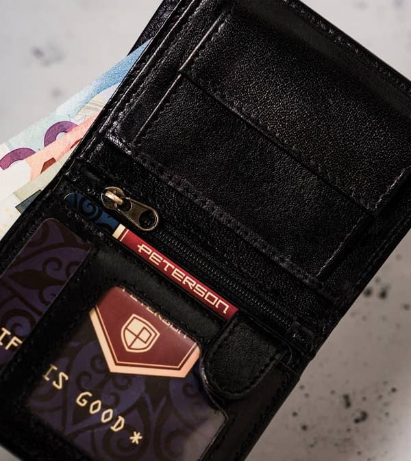 Malá kožená pánská peněženka s RFID systémem - Peterson