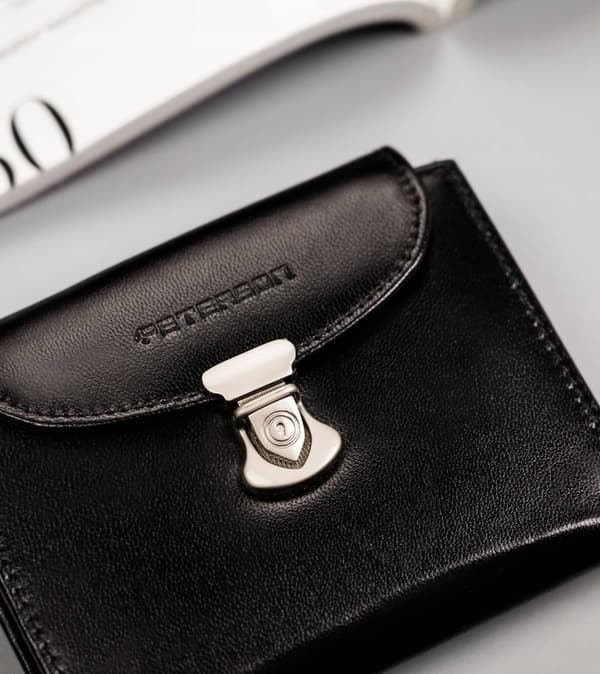 Dámská kožená peněženka s RFID systémem a zapínáním na patent - Peterson