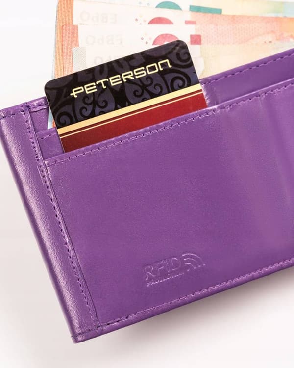 Kompaktní, kožená dámská peněženka na patentku - Peterson