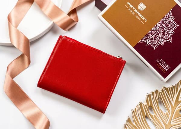 Kožená, střední dámská peněženka na patentku a zip - Peterson
