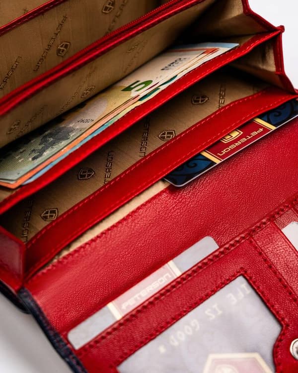 Prostorná, kožená dámská peněženka na patentku a zip - Peterson