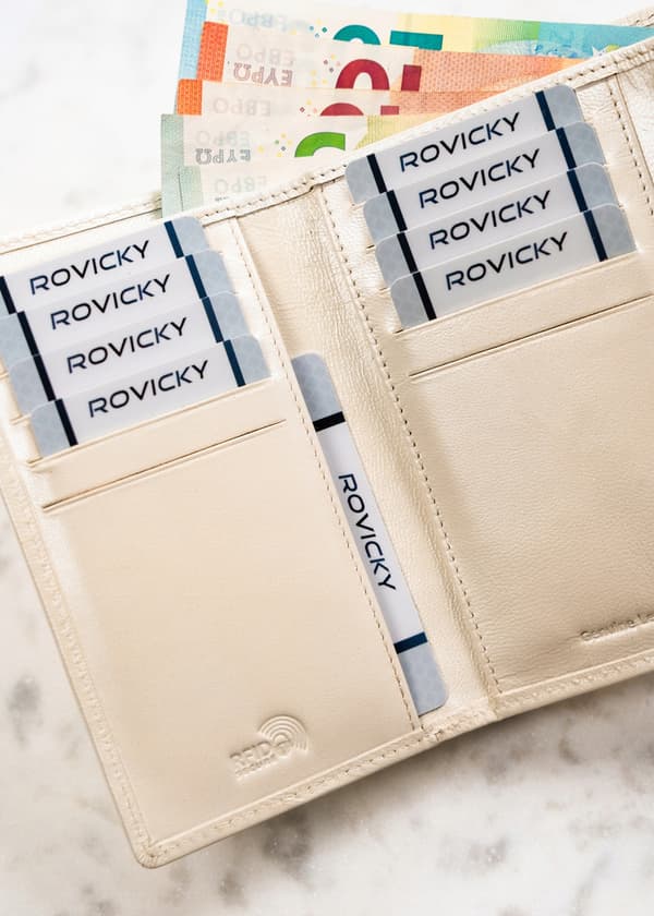 Velká, kožená dámská peněženka se zapínáním na patentky - Rovicky