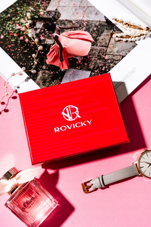 Elegantní, malá dámská peněženka na zip - Rovicky