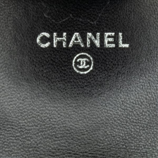 Pre-owned Chanel Quilted Lambskin So Black CC Hook Card Holder Black