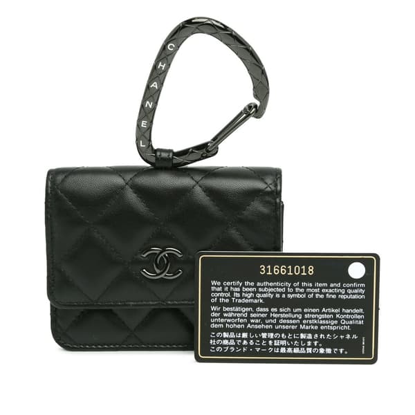 Pre-owned Chanel Quilted Lambskin So Black CC Hook Card Holder Black