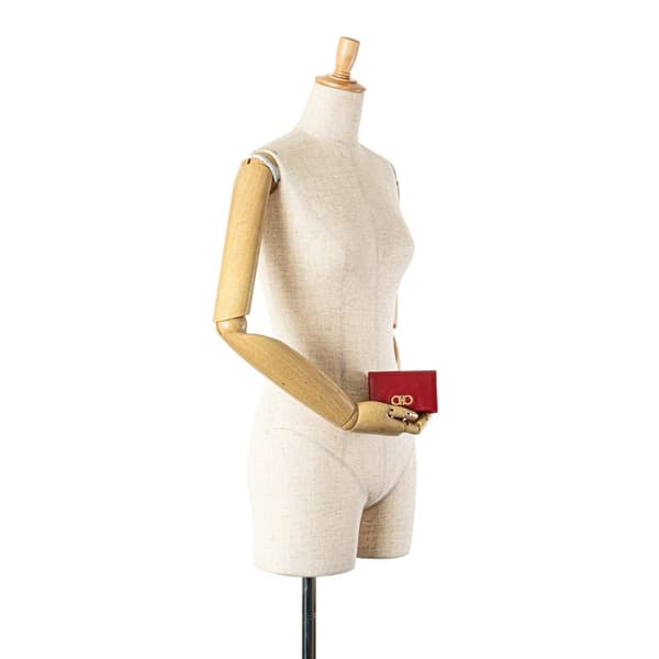 Pre-owned Ferragamo Gancini Calfskin Card Holder Red