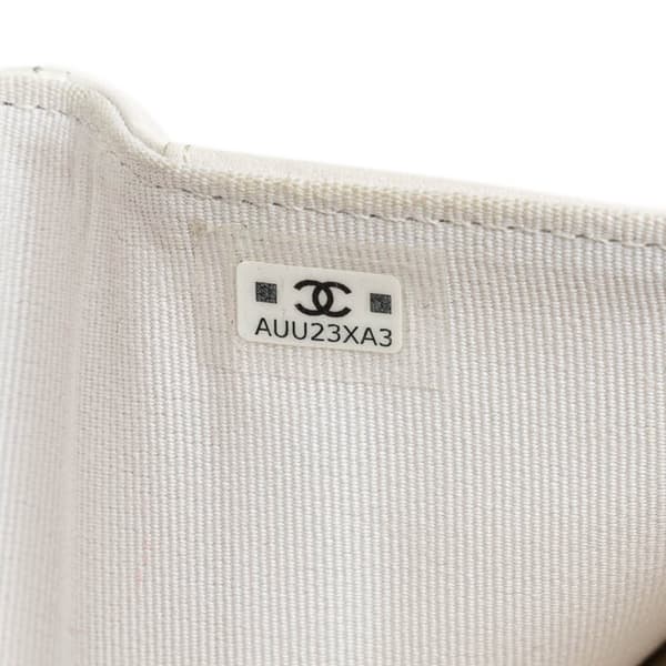 Pre-owned Chanel CC Quilted Caviar Crystal Trifold Wallet White