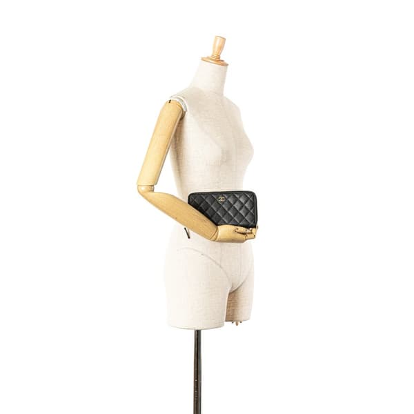 Pre-owned Chanel CC Quilted Caviar Zip Around Wallet Black