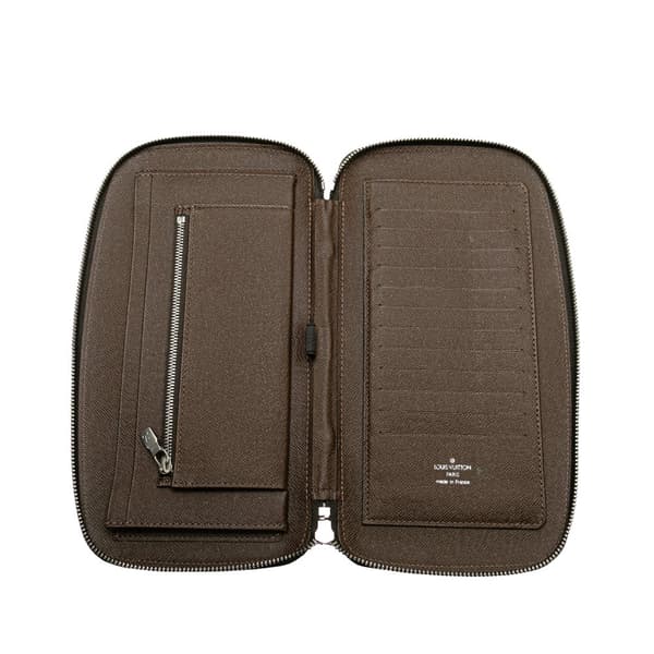 Pre-owned Louis Vuitton Taiga Atoll Organizer Brown