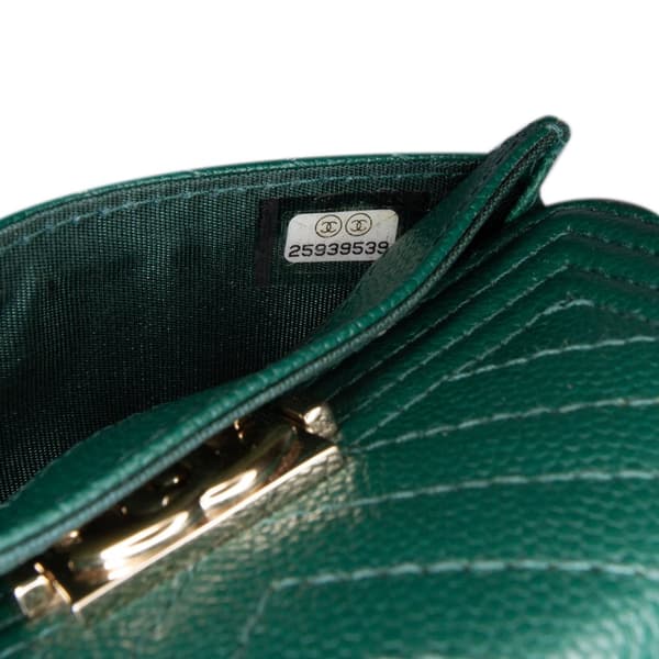 Pre-owned Chanel Chevron Caviar Boy Card Holder Green