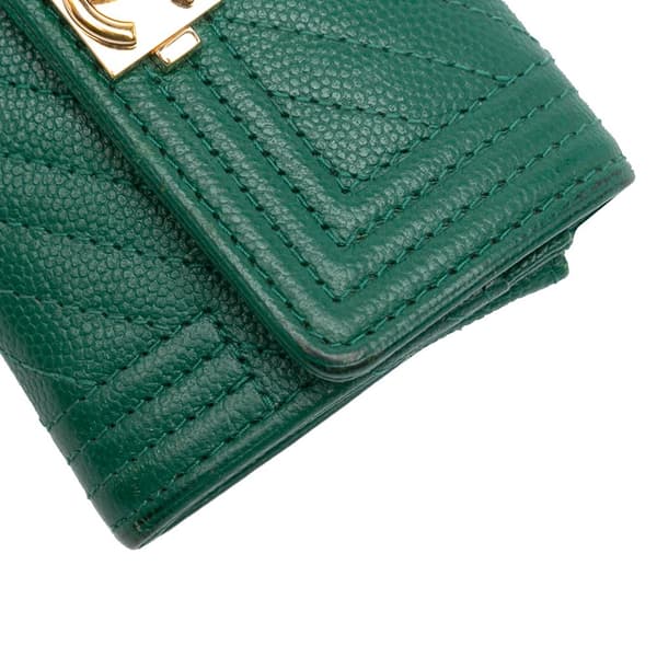 Pre-owned Chanel Chevron Caviar Boy Card Holder Green