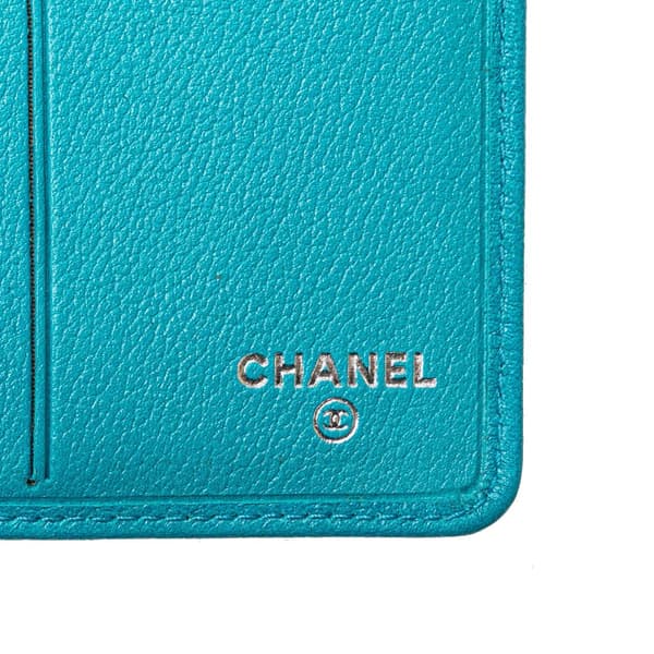 Pre-owned Chanel CC Camellia Calfskin Zip Around Small Wallet Blue