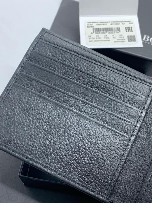 HUGO BOSS Men’s BARDIO Bi-Fold Black Leather Wallet 50297527