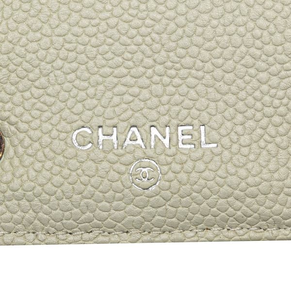 Pre-owned Chanel CC Quilted Caviar Zip Around Long Wallet White