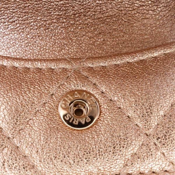 Pre-owned Chanel Metallic Lambskin Round Coin Purse and AirPods Case Gold
