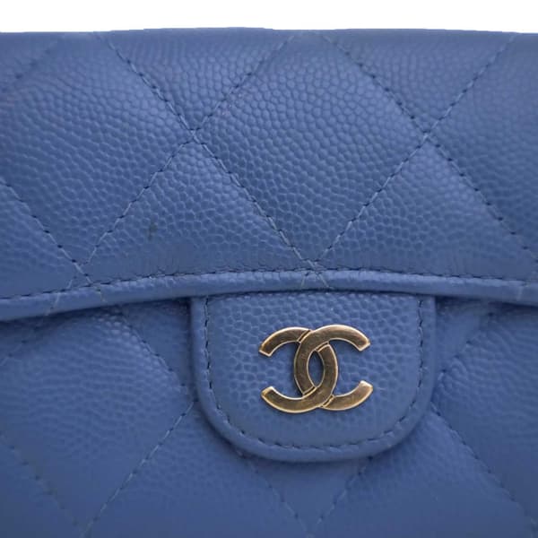 Pre-owned Chanel CC Quilted Caviar Flap Card Holder Blue