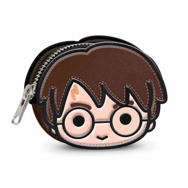 Display med 21 unika Harry Potter-väskor