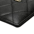 Miniatyrbillede 10 af 10: Pre-owned Chanel CC Quilted Caviar Card Holder Black