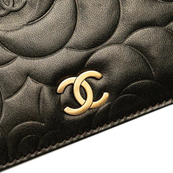 Pre-owned Chanel Embossed Lambskin CC Camellia Bifold Wallet Black