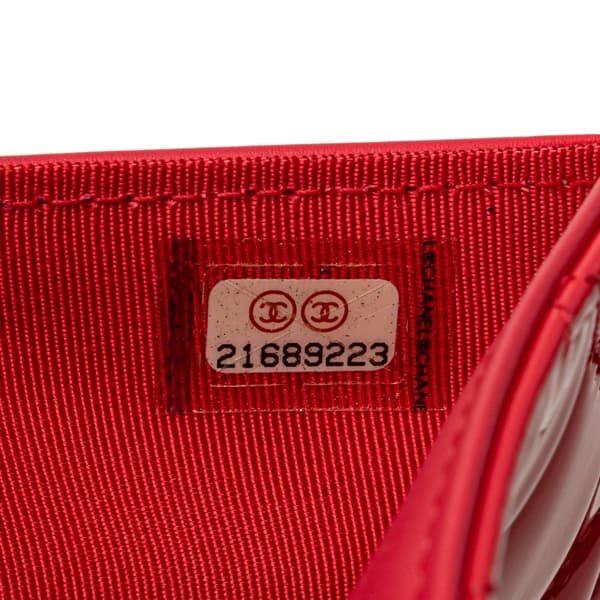 Pre-owned Chanel CC Quilted Patent Leather L Yen Bifold Wallet Pink