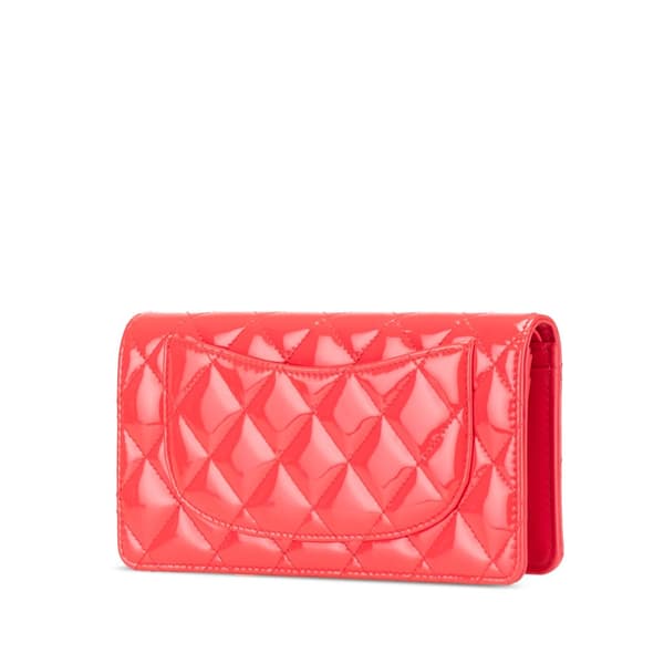 Pre-owned Chanel CC Quilted Patent Leather L Yen Bifold Wallet Pink