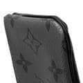 Miniatyrbillede 8 af 10: Pre-owned Louis Vuitton Monogram Eclipse Reverse Trio Messenger Key Pouch Gray