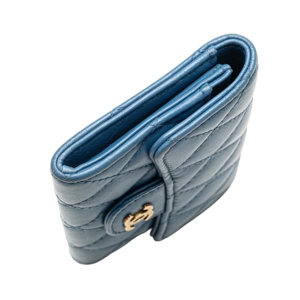 Pre-owned Chanel CC Quilted Calfskin Trifold Wallet Blue