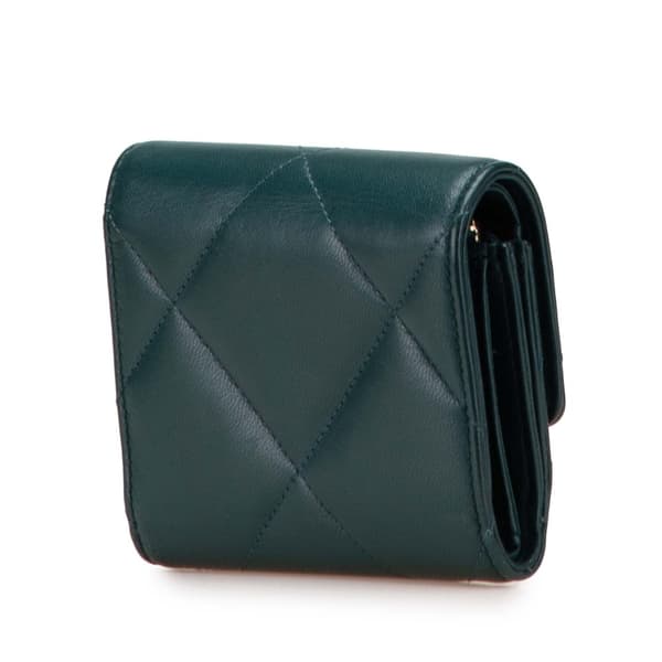 Pre-owned Chanel Quilted Lambskin 19 Trifold Flap Wallet Green