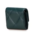 Miniatyrbilde 2 av 10: Pre-owned Chanel Quilted Lambskin 19 Trifold Flap Wallet Green