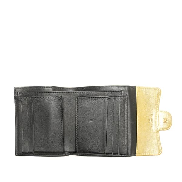 Pre-owned Chanel CC Metallic Calfskin Crocodile Embossed Compact Flap Wallet Gold